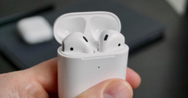 В Китае AirPods взорвались во время разговора в ухе у парня