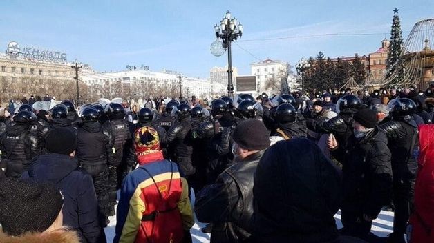 В России в 51-градусный мороз начались митинги в поддержку Навального, есть первые задержания