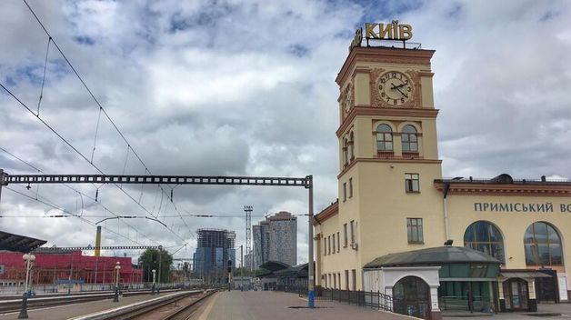 На Центральном ж/д вокзале в Киеве ищут взрывчатку