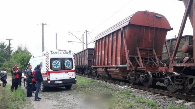 На железнодорожной станции под Киевом нашли тело подростка, которого убило током