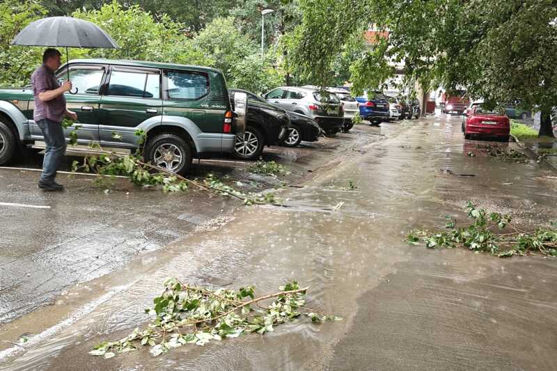 Во время урагана в Москве погиб мужчина