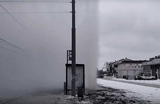 В Иванове прорвался коммунальный гейзер