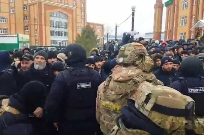 Массовая операция в Новосибирске: полиция задержала свыше тысячи мигрантов