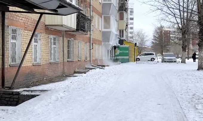 Прорыв трубы в Улан-Удэ оставил жителей без отопления и повредил имущество