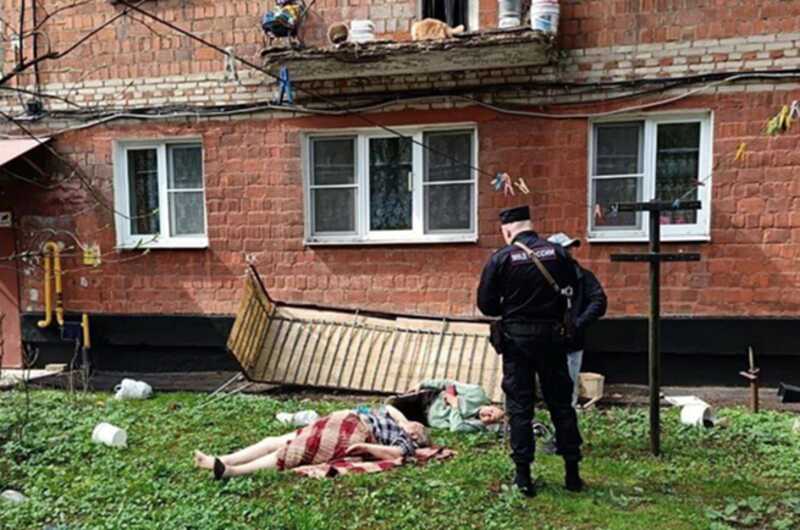 В Подмосковье произошло обрушение аварийного балкона с двумя пожилыми женщинами