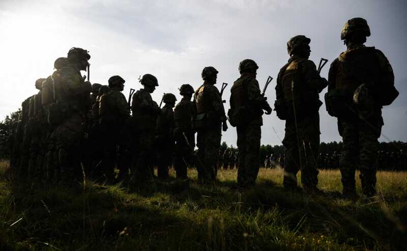 Великобритания и Франция уменьшают свои планы по отправке военных на Украину