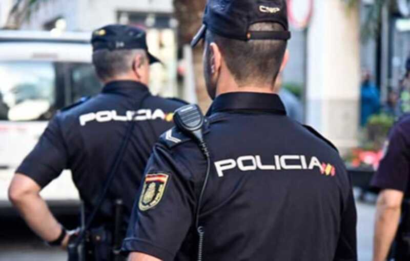 В Испании полицейские арестовали наркоторговца, который по ошибке предложил им наркотики
