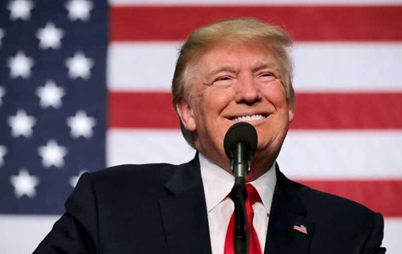 Дональд Трамп отпраздновал свои первые 100 дней на посту президента танцем