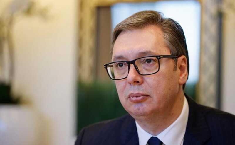 Президент Сербии Александр Вучич приостановил работу из-за проблем с артериальным давлением