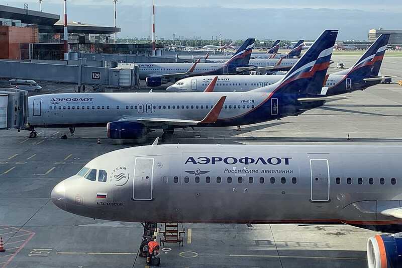 Авиакомпании России в большом количестве отменяют рейсы в Москву