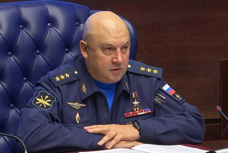 Генерала Сергея Суровикина увидели на празднике в Алжире