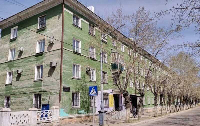 Чиновники Бурятии предлагают жителям аварийных домов переселиться из них до конца года