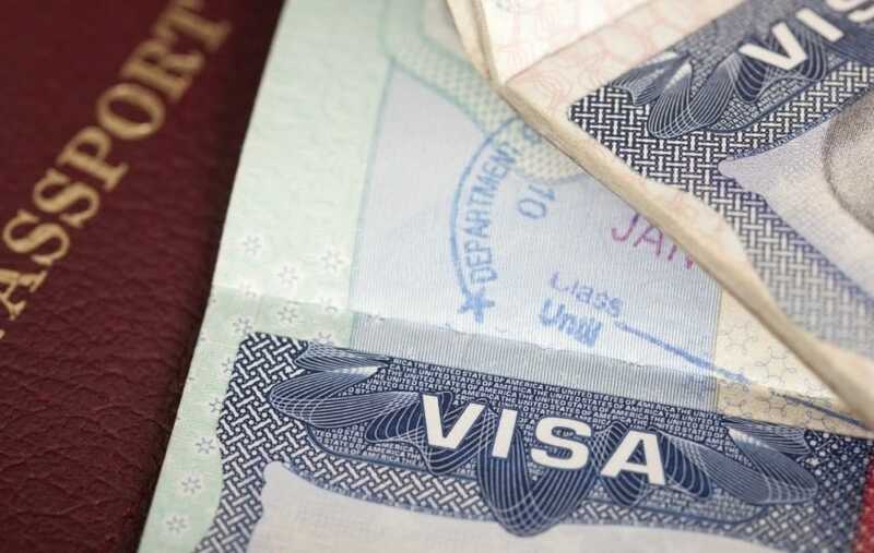 США временно прекращают проводить собеседования для получения студенческих виз