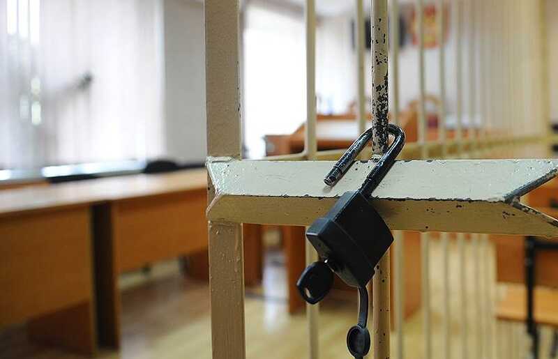 Крановщика из Ленинградской области приговорили к лишению свободы в колонии за комментарии в Telegram