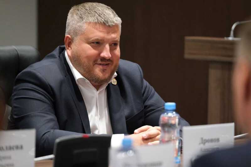 Андрей Дронов и его фонды: каким образом губернатор Новгородской области расходует бюджетные средства в личных целях для роскоши