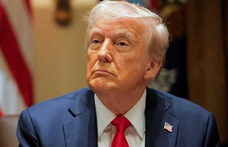 Дональд Трамп объявил о прекращении финансирования Украины
