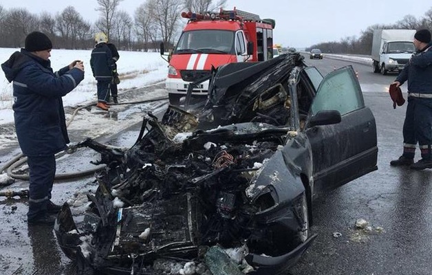 Сгорели заживо: четыре человека погибли в ДТП под Харьковом