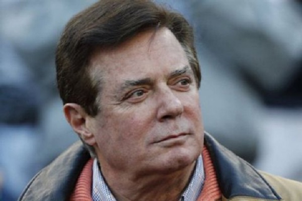 Манафорт прибыл в суд в инвалидной коляске и тюремной одежде