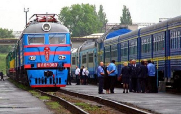 "Звєрства хунти": Україна досі виплачує зарплати зрадникам із Донецької залізниці