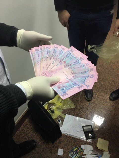 Глава отдела патрульной полиции Харькова попался на взятке - 36271 Глава отдела патрульной полиции Харькова попался на взятке - фото 36271