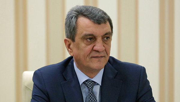 Водители такси повалили стрелявшего мужчину на газон Водители такси повалили стрелявшего мужчину на газон