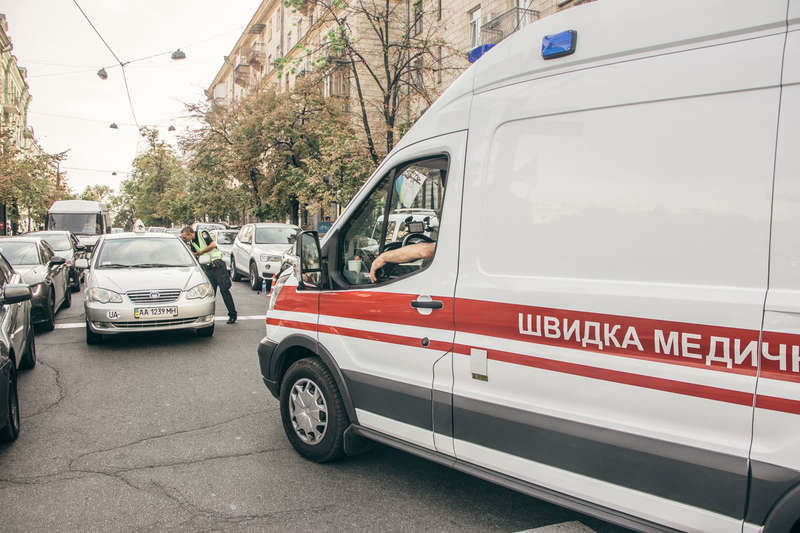 Одного из мужчин забрала "скорая" Одного из мужчин забрала "скорая"
