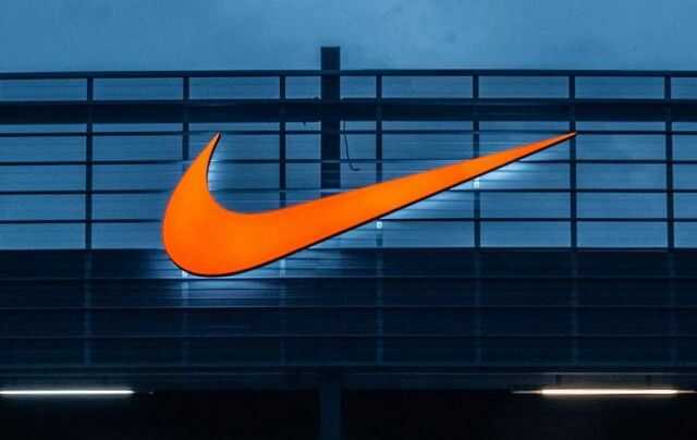 Американский производитель обуви и одежды Nike уходит из России