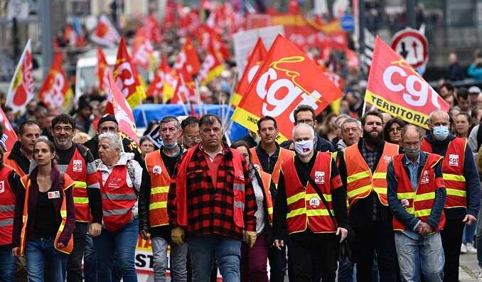 Французские города захлестнули массовые протесты