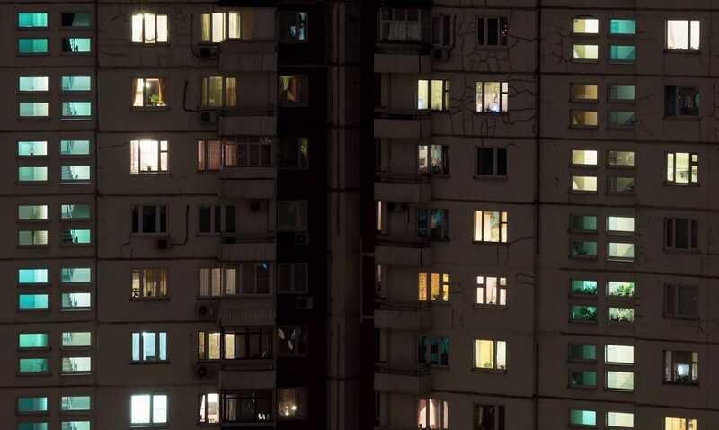 В Варшаве жители многоэтажного дома угрожают вызвать полицию из-за постоянного шума по ночам