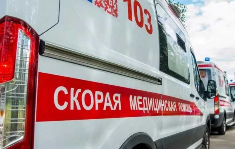 В аварийном доме в Красноярске обрушился балкон: имеются пострадавшие